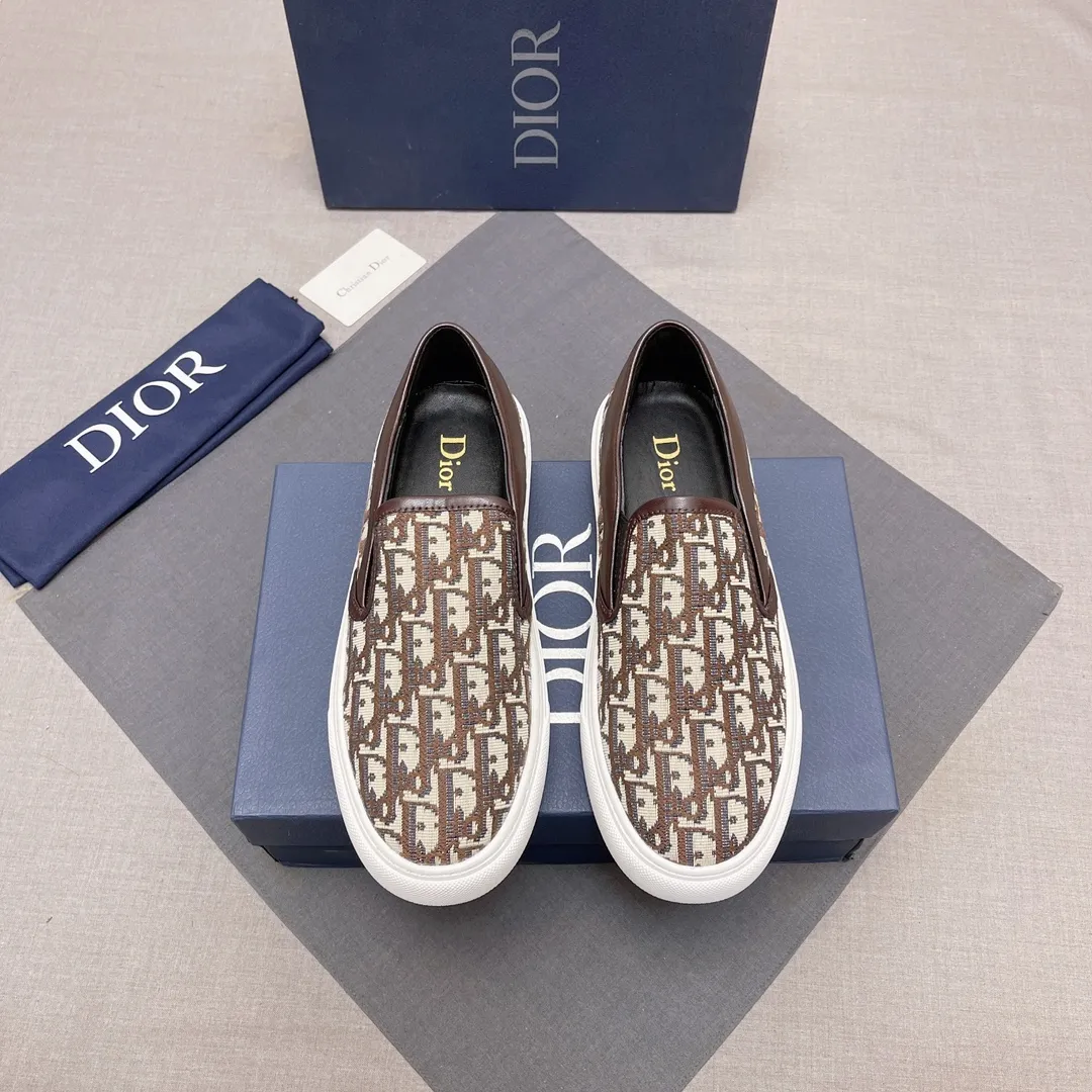 P380, Dior series casual shoes 👟🔥[Dior] Dior's new casual men's shoes are launched in Hong Kong counters. Official website 1:1 production. Original Italian materials. Designed by European and American masters. Perfect shape to create counter quality, solid color rubber wear-resistant outsole and classic dazzling head! Super versatile and very comfortable. High-end without losing taste, fashionable and novel! ! Absolute focus! Code number: 38-44, four colors available (45 can be customized, cannot be returned or exchanged) No. 005